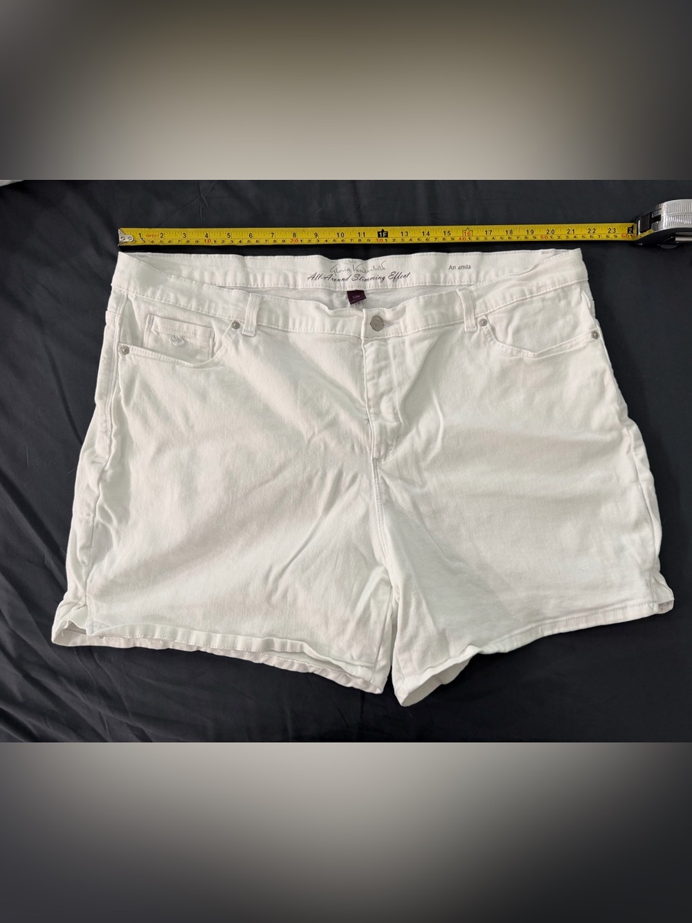 Gloria Vanderbilt White Denim Slimming Shorts 22 W